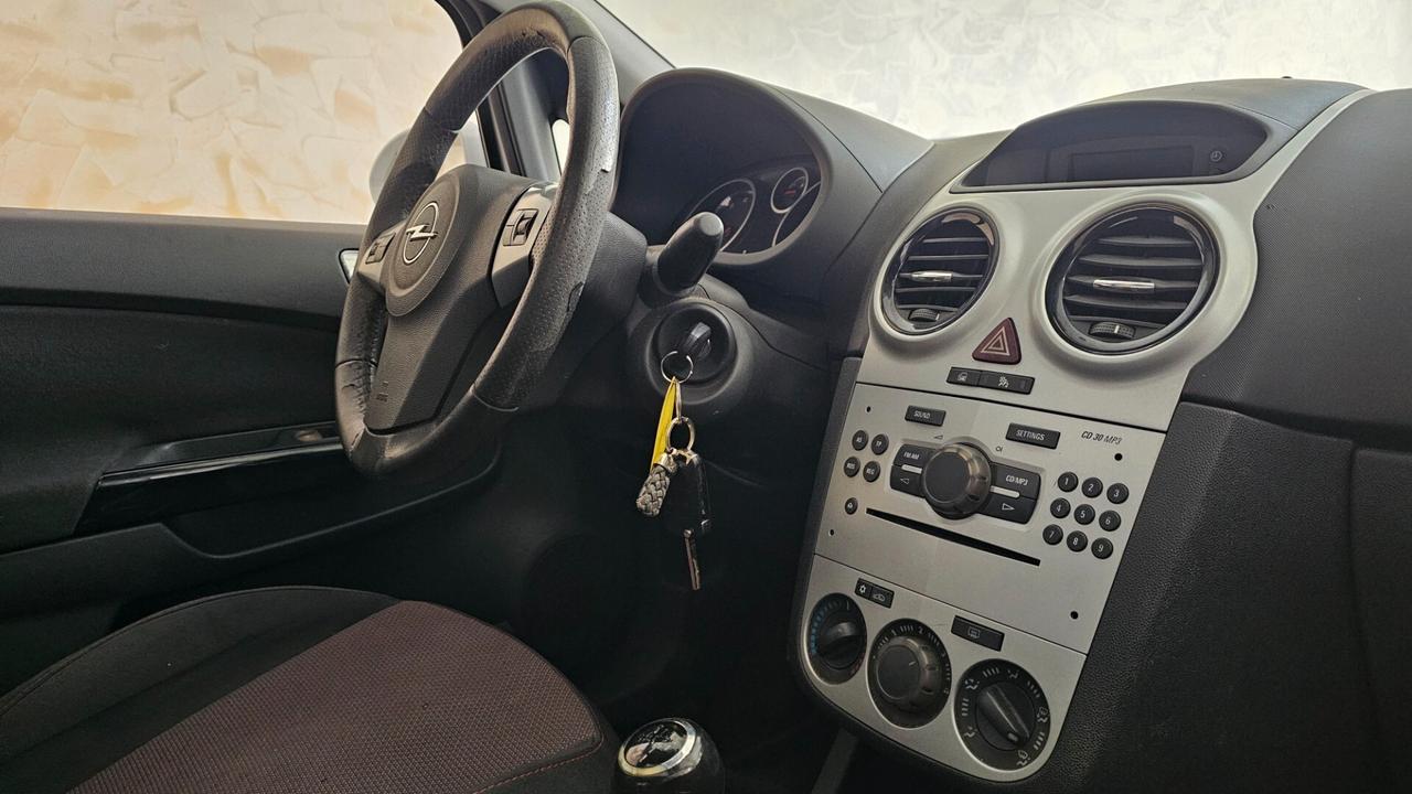 Opel Corsa 1.2 3 porte Easytronic Sport