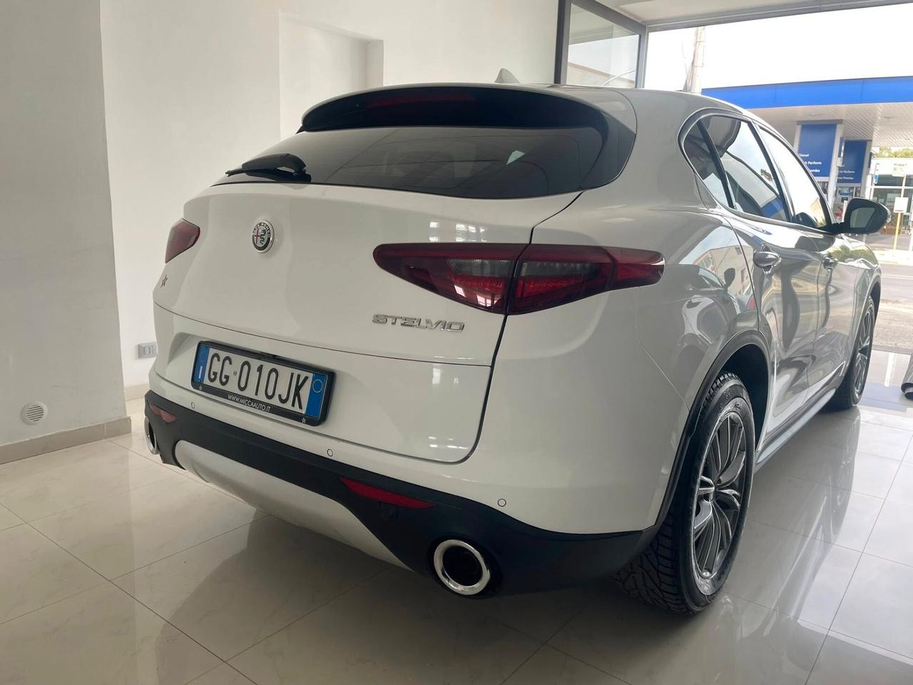 Alfa Romeo Stelvio 2.2 Turbodiesel 160 CV AT8 RWD Business