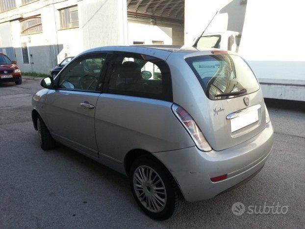 Lancia Ypsilon 1.2 69CV Oro