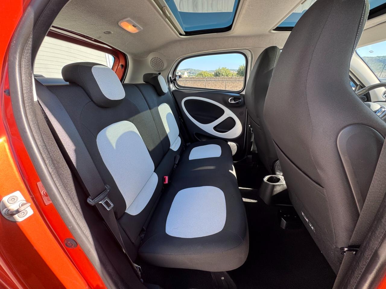 Smart ForFour 70 1.0 Passion - DOPPIO TETTO - NAVIGATORE - SENSORI - NEOPAT -