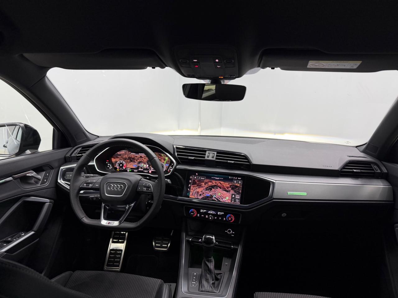 Audi Q3 35 TDI S tronic line edition 2120 km black