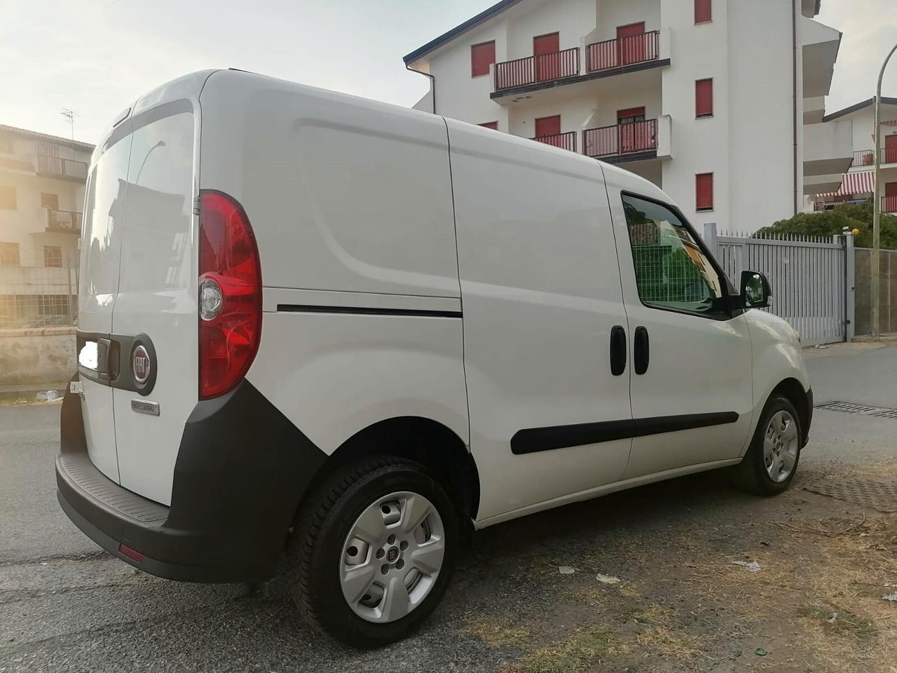 Fiat Doblò 1.6 Mjt - 3 posti - 2021