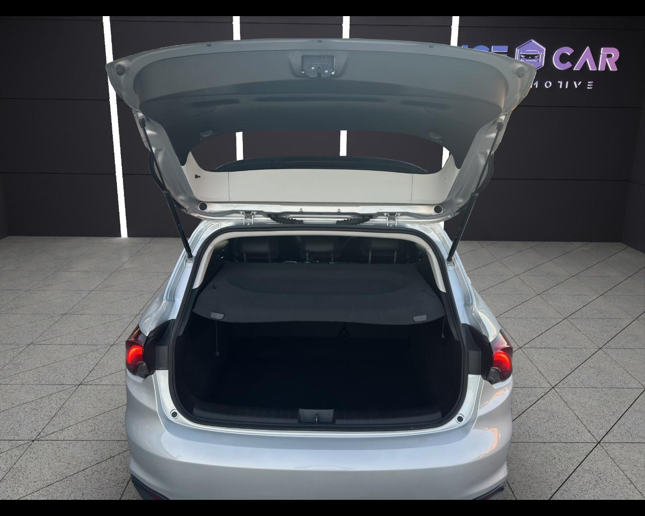 FIAT Tipo (2015-->) - Tipo 1.6 Mjt S&S 5 porte Cross