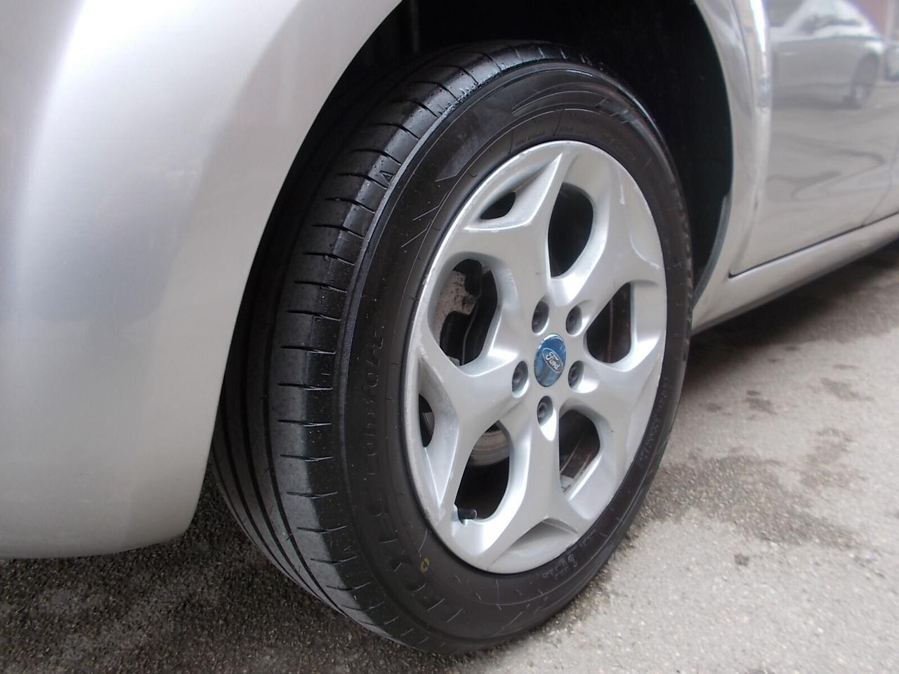 Ford Focus Berlina 5P 1.6 TDCi 90cv