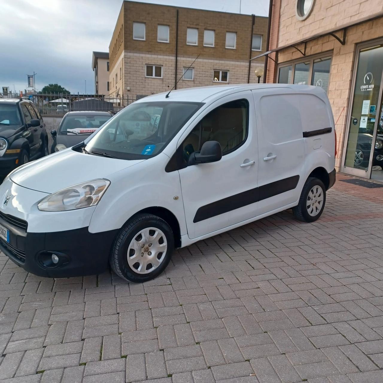 PARTNER 1.6 3 POSTI AUTOM MOTORE TOTALMENTE REVISIONATO