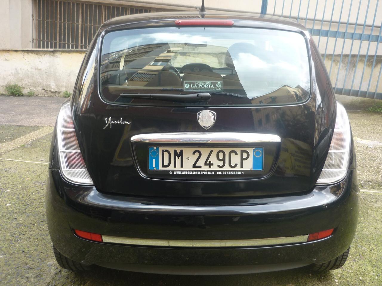 Lancia Ypsilon 1.4 16V Oro Giallo