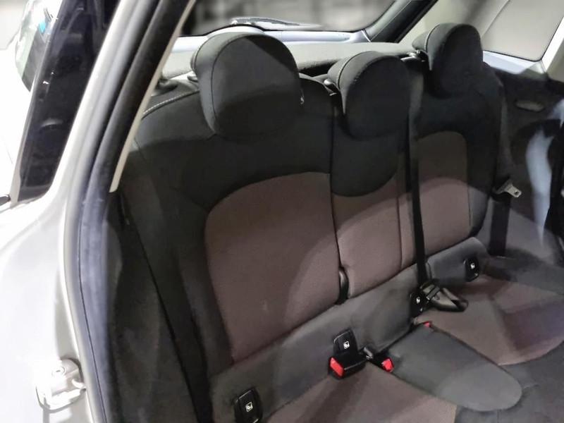 MINI COOPER ESSENTIAL AUTO 5 PORTE BERLINA