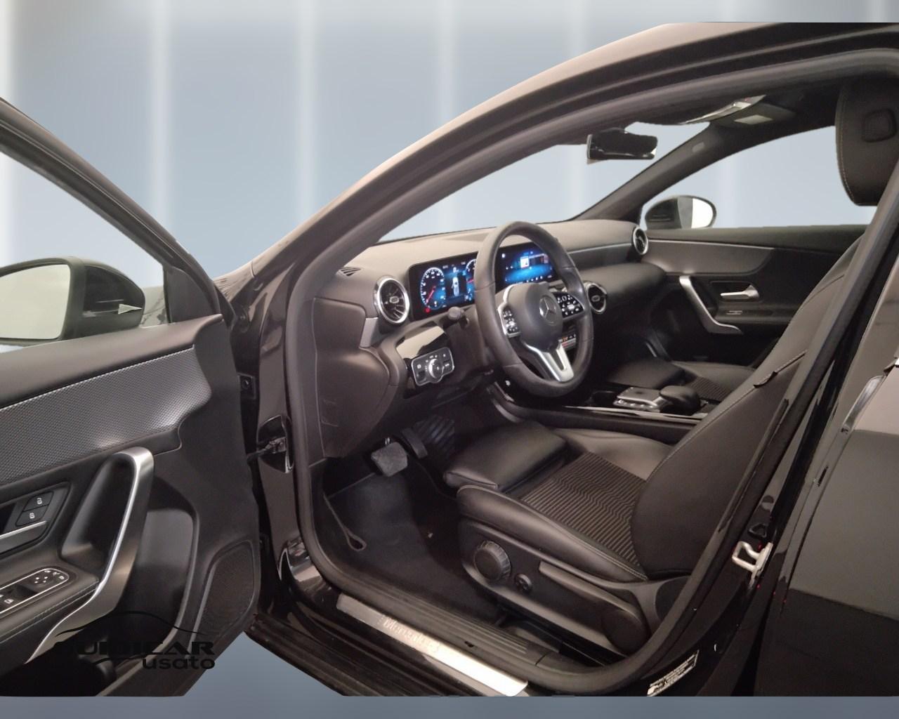 Mercedes-Benz Classe A - W177 2018 - A 180 d Sport auto