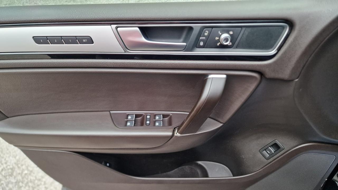 Volkswagen Touareg 3.0 TDI 204 CV tiptronic BlueMo