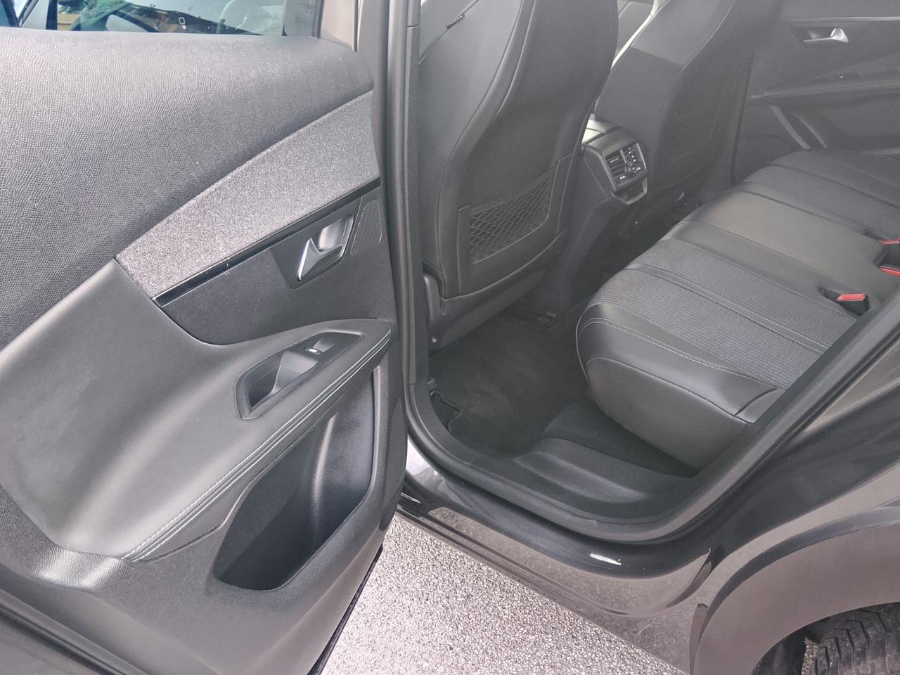 Peugeot 3008 BlueHDi 130 EAT8 GT