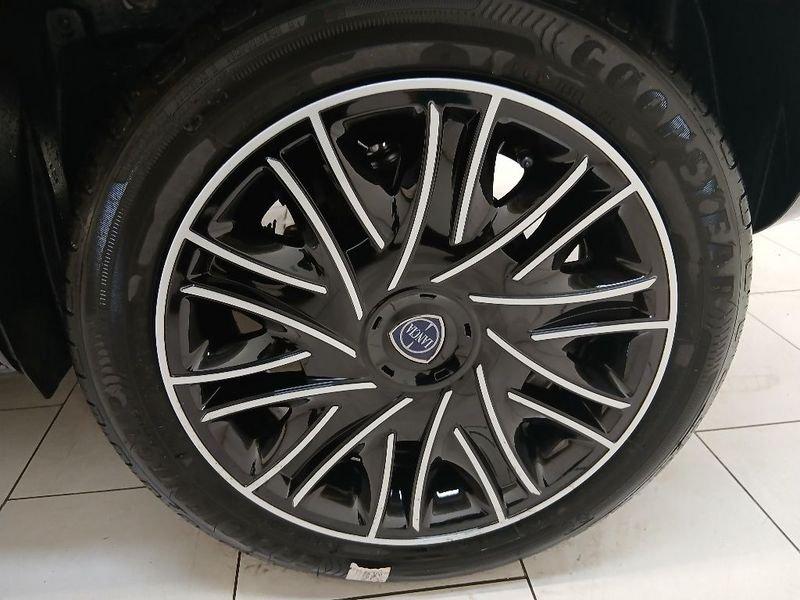 Lancia Ypsilon 1.0 firefly hybrid Gold s&s 70cv 5p.ti