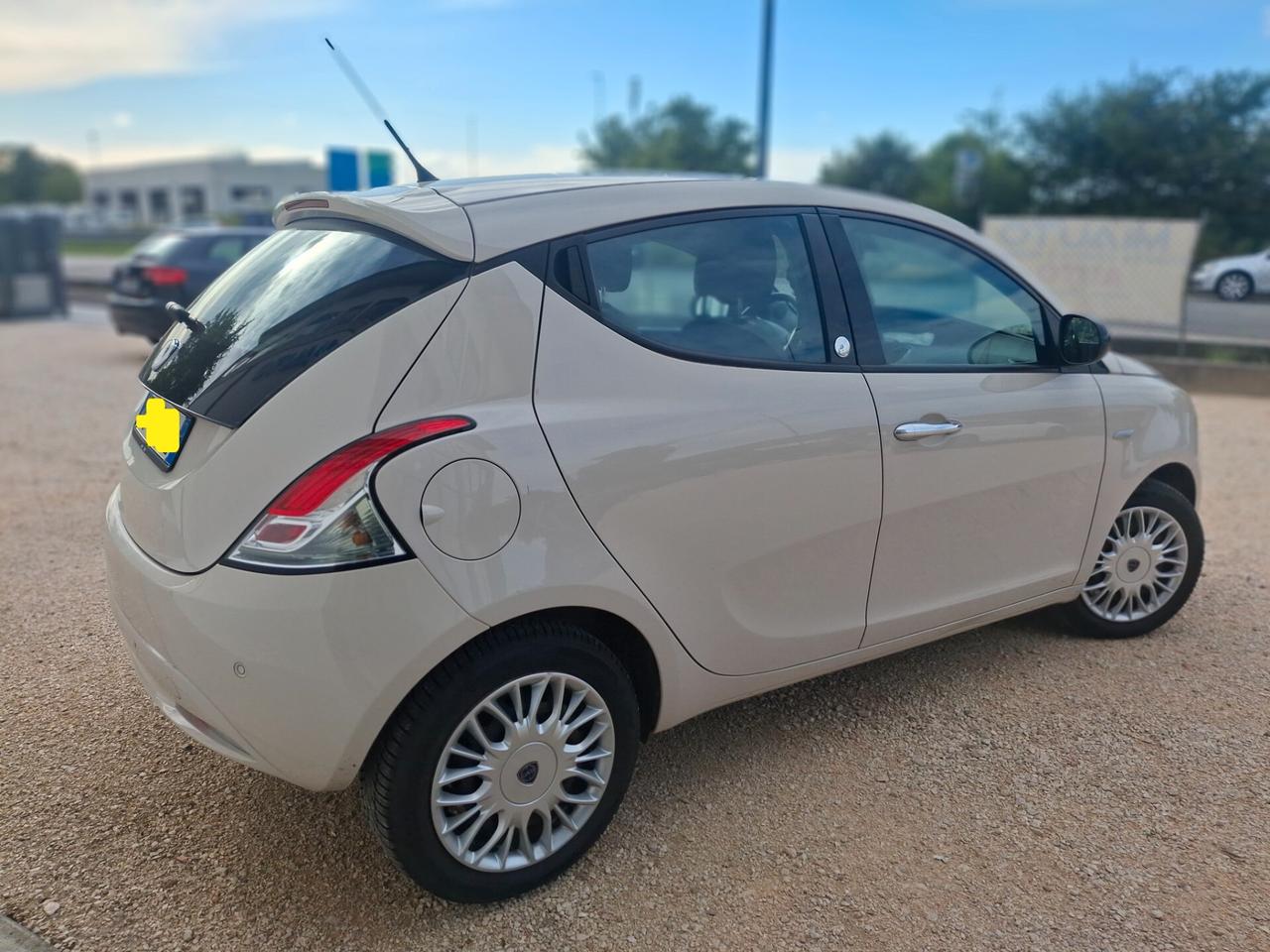 Lancia Ypsilon 1.2 GPL