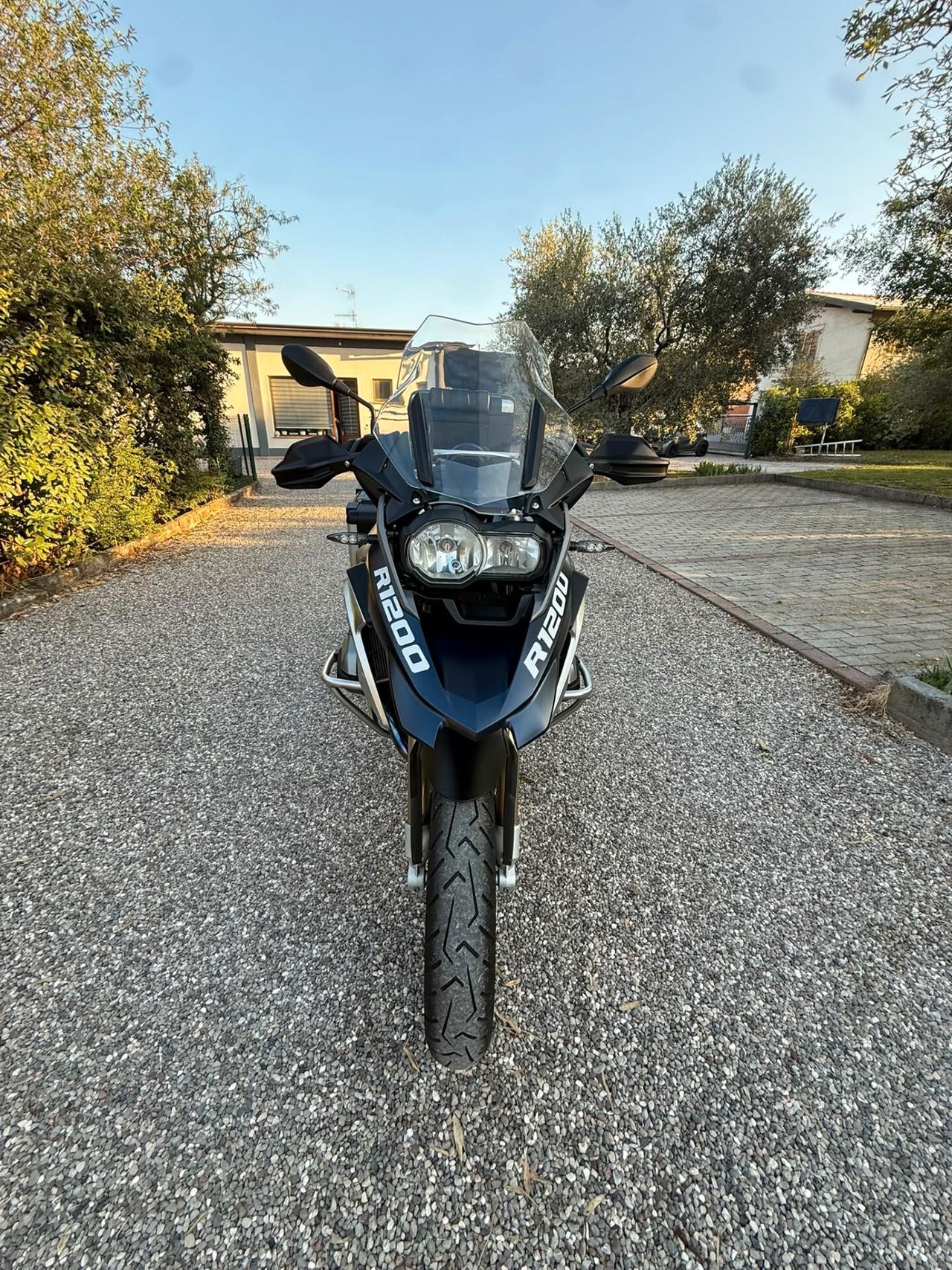 BMW R 1200 GS – 2015 – SOLO 6.982 KM – PARI AL NUOVO