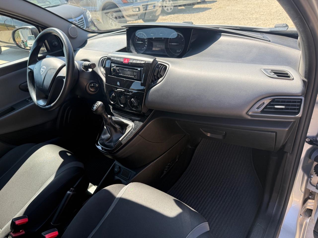 Lancia Ypsilon 1.3 MJT 16V 95 CV 5 porte 12/2015
