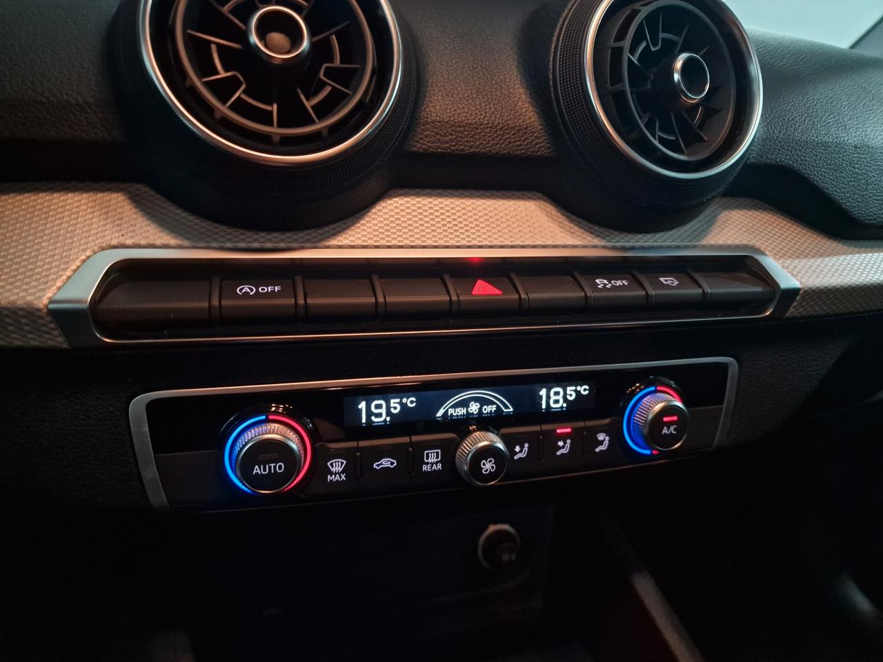 Audi Q2 30 TDI Business