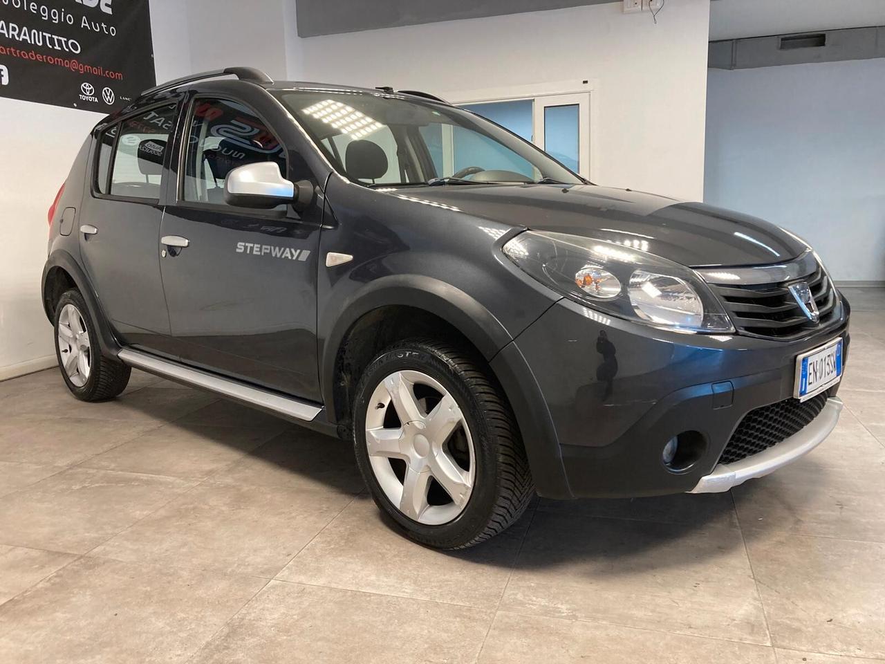 DACIA SANDERO 1.6 - IMPIANTO GPL ORIGINALE- SCAD. 2032