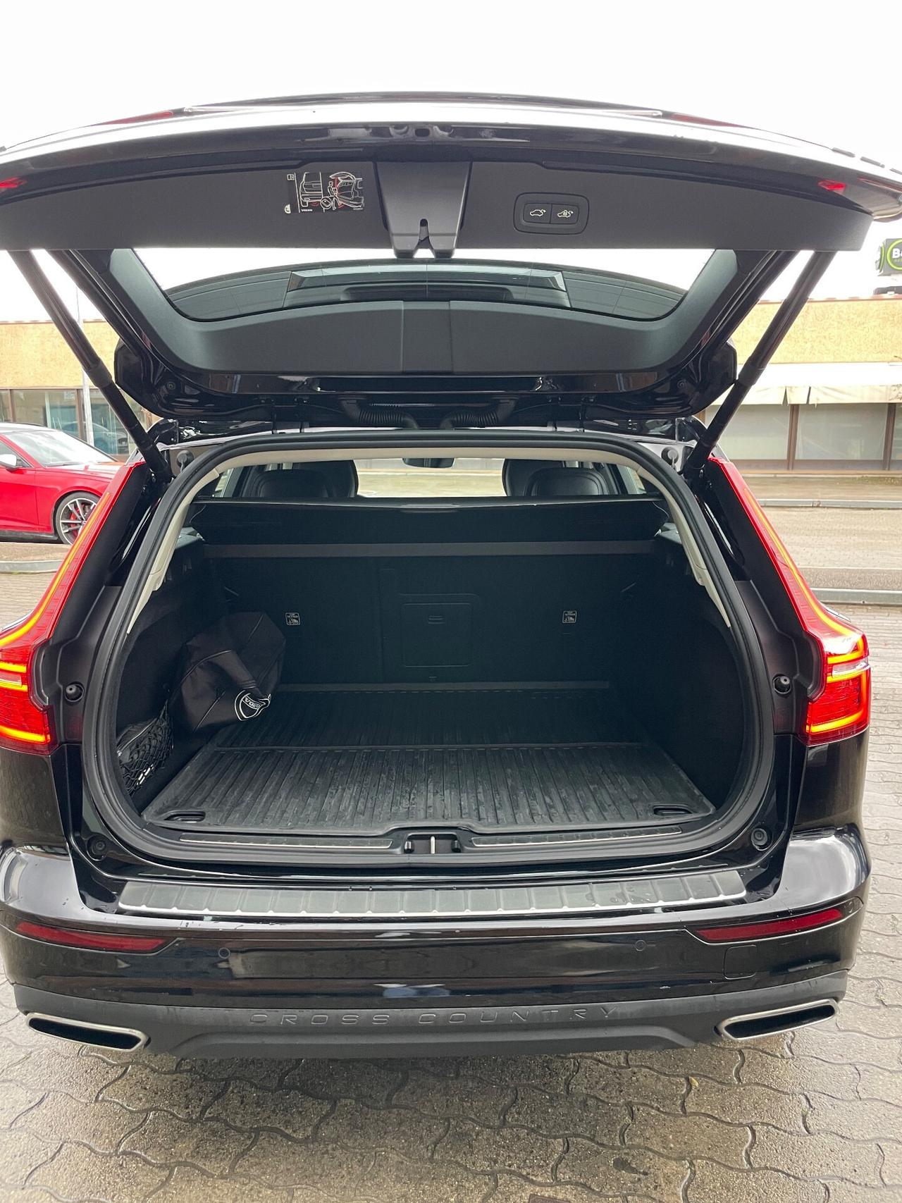 Volvo V60 Cross Country B4 (d) AWD Geartronic Business Pro Line