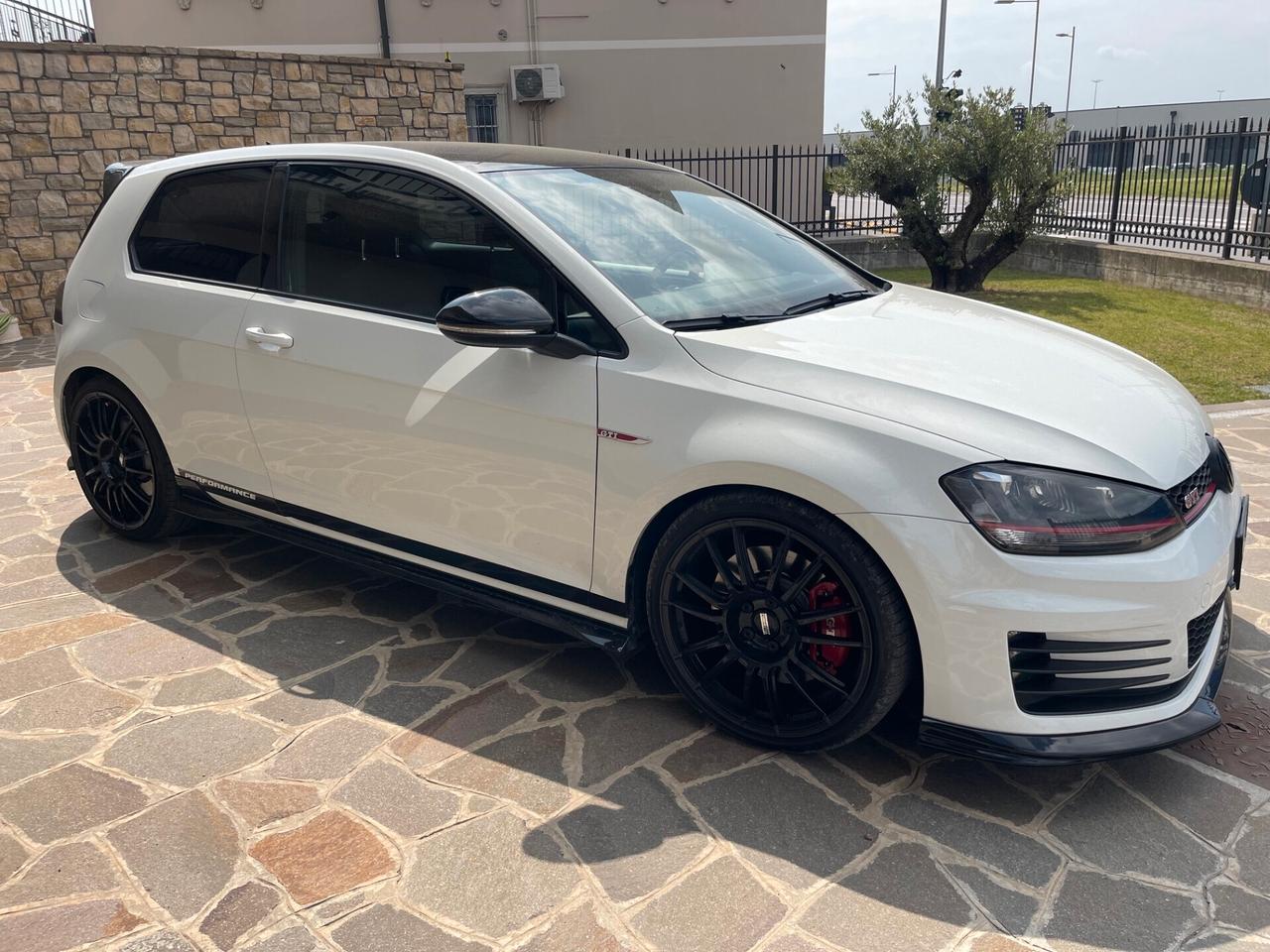 Volkswagen Golf GTI Performance 2.0 TSI 3p. BlueMotion Technology
