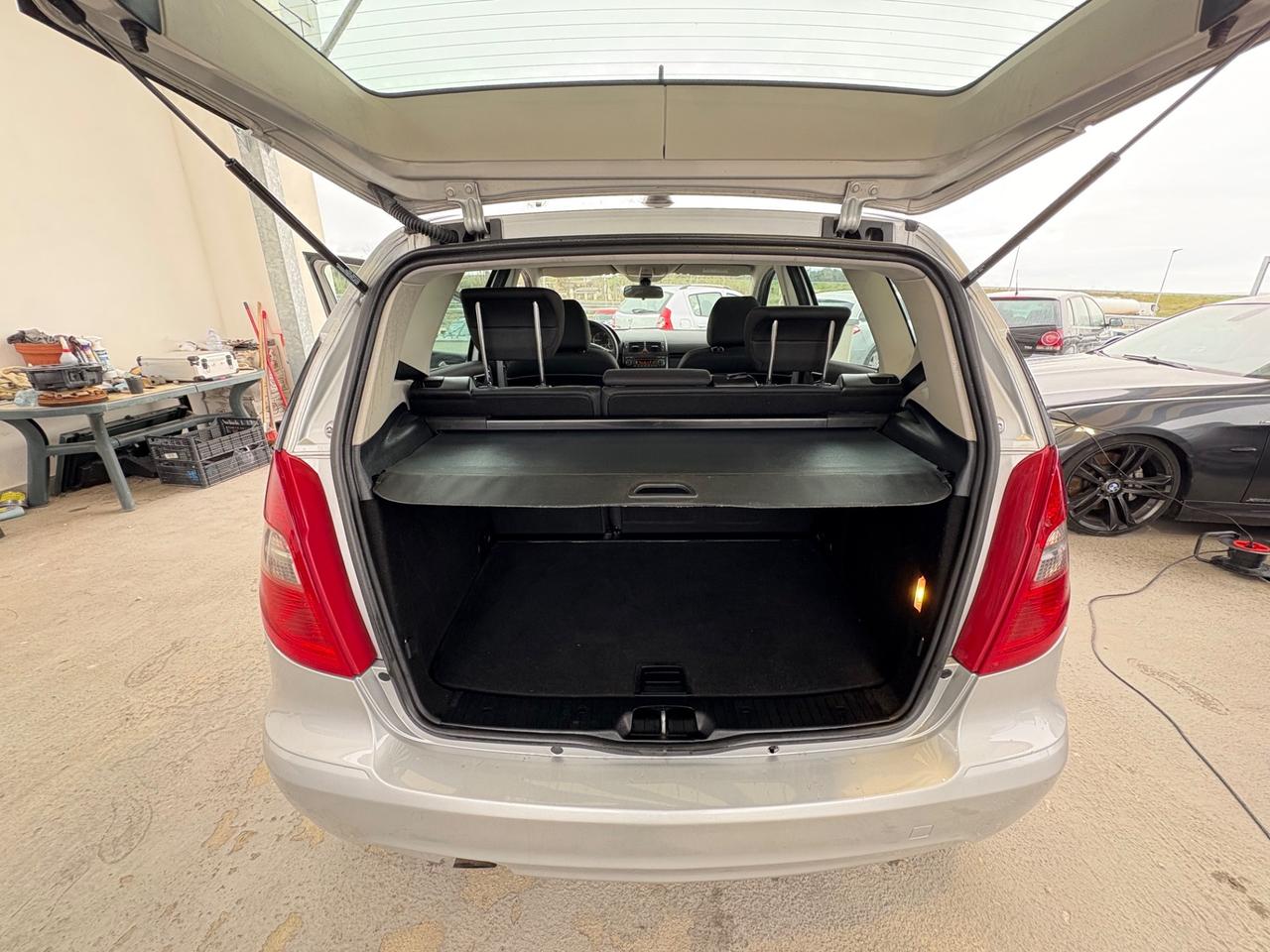 Mercedes-benz A 160 CDI BlueEFFICIENCY Avantgarde