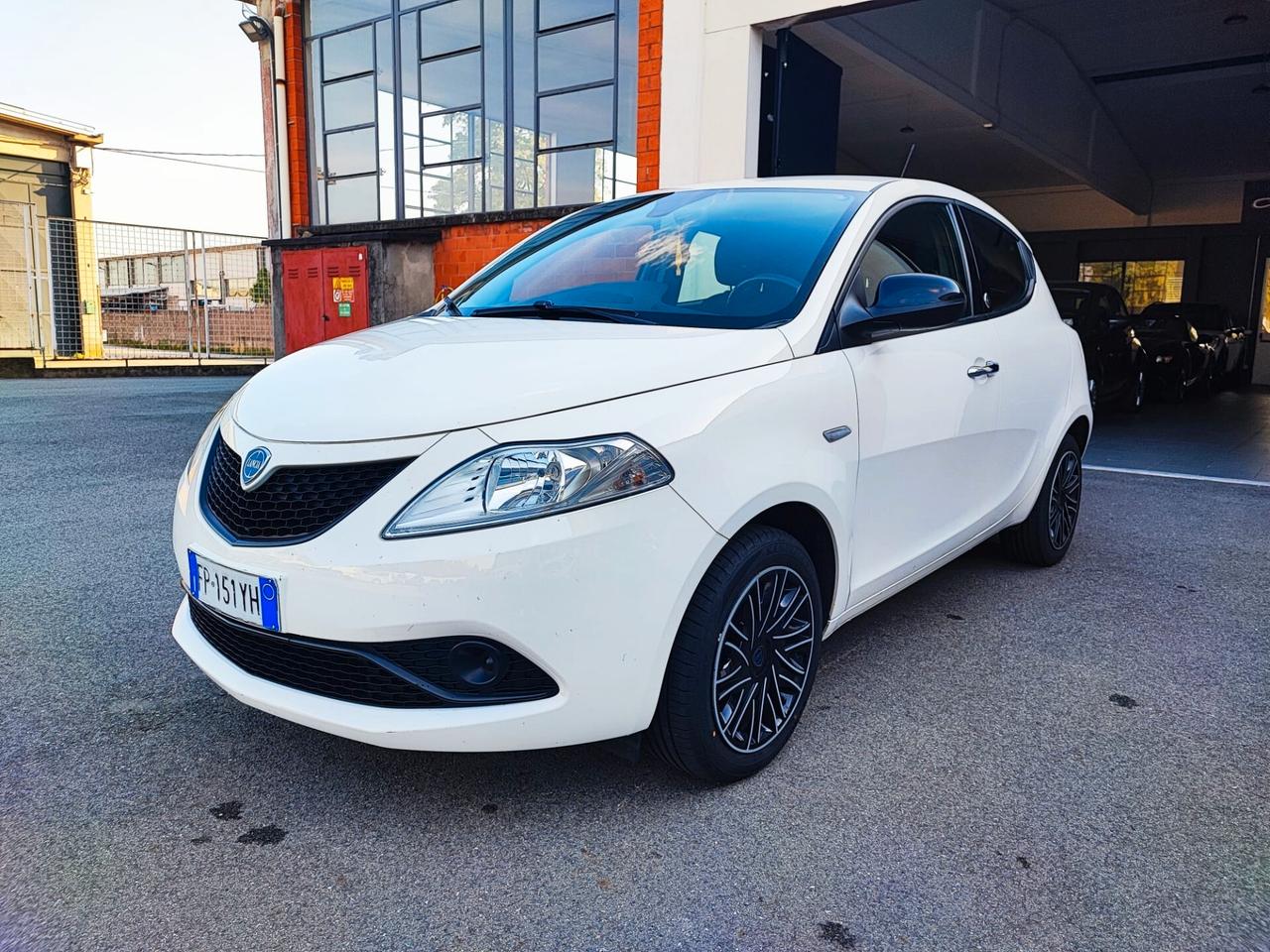 Lancia Ypsilon 1.2 69 CV 5 porte GPL Ecochic Gold