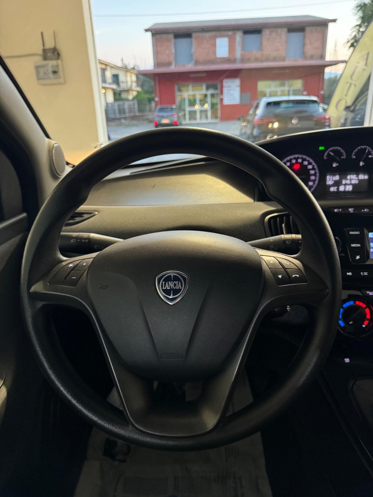 Lancia Ypsilon 1.0 FireFly 5 porte S&S Hybrid Gold