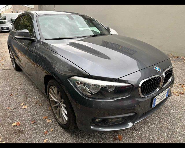 BMW 116 d 3p. Advantage