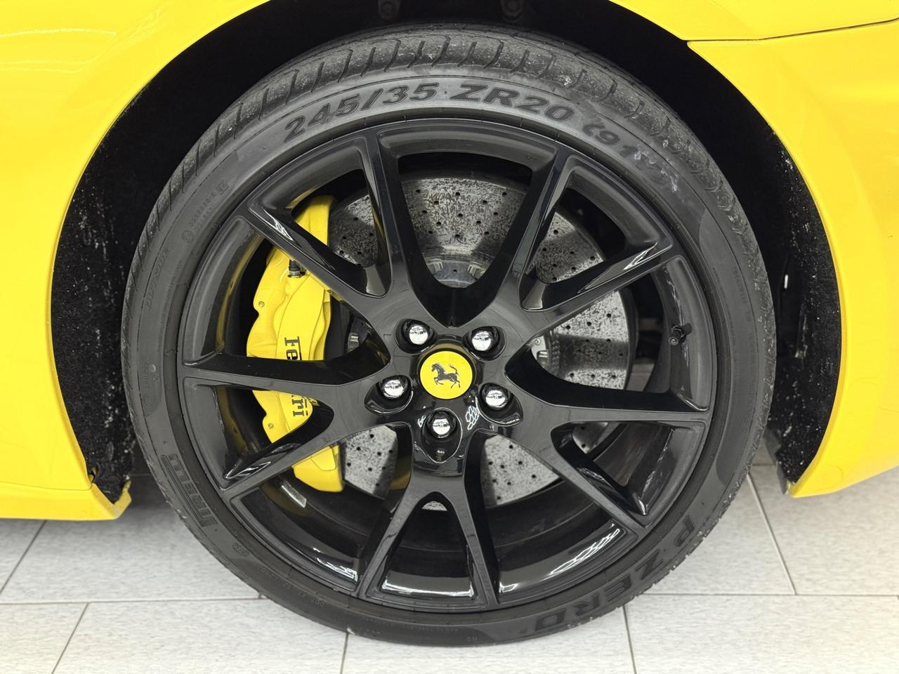 GIALLOTRIPLOSTRATO Ferrari California DCT