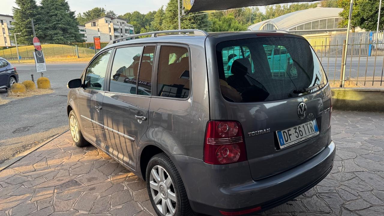 Volkswagen Touran 2.0 16V TDI Highline 7 posti