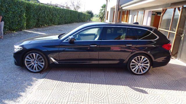 BMW 530 d xDrive 249CV Touring Luxury, Garanzia..