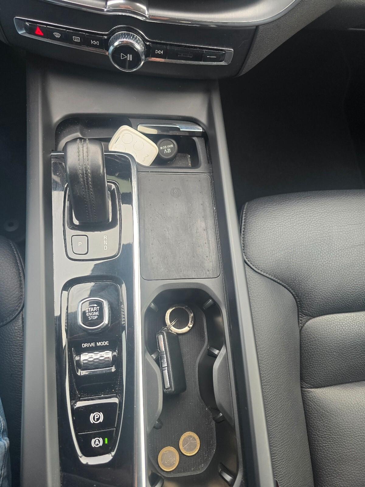 Volvo XC 60 XC60 B4 (d) AWD Geartronic Momentum