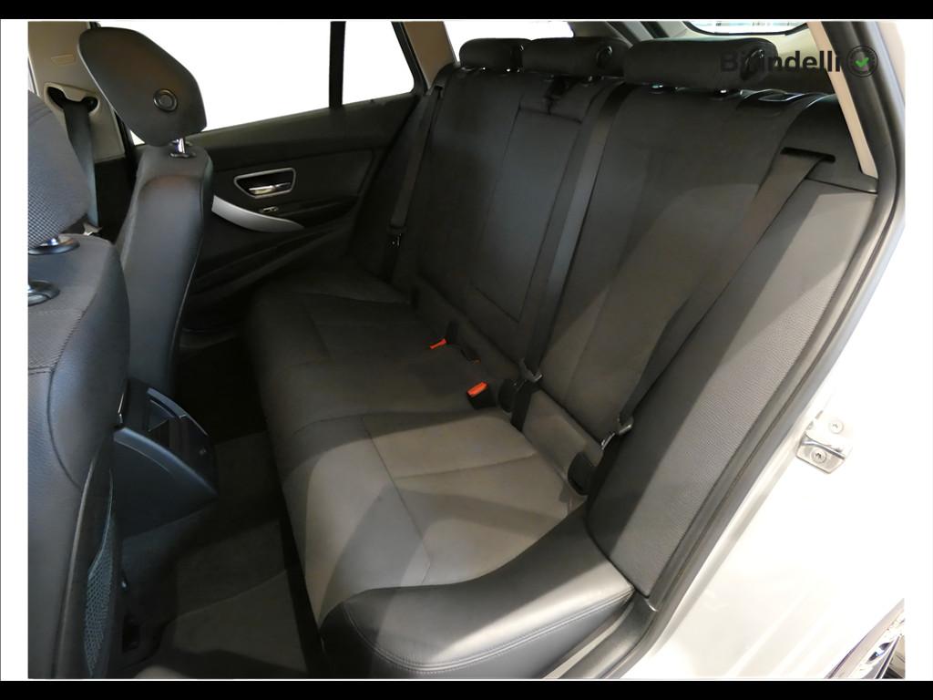 BMW Serie 3 (F30/31) - 318d Touring Business Advantage aut.