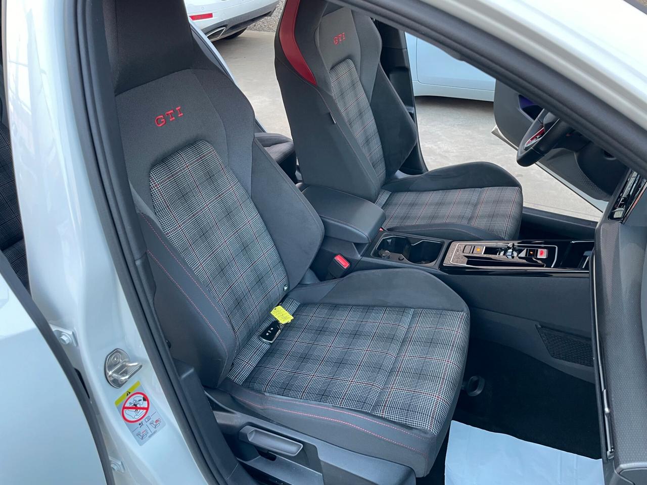 Volkswagen Golf GTI 2.0 TSI 245CV DSG