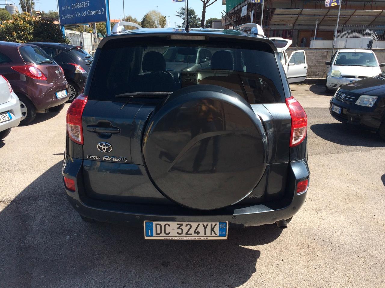 Toyota RAV 4 luxury 2.2 tdi 4x4 tagliandata con garanzia 12 mesi !