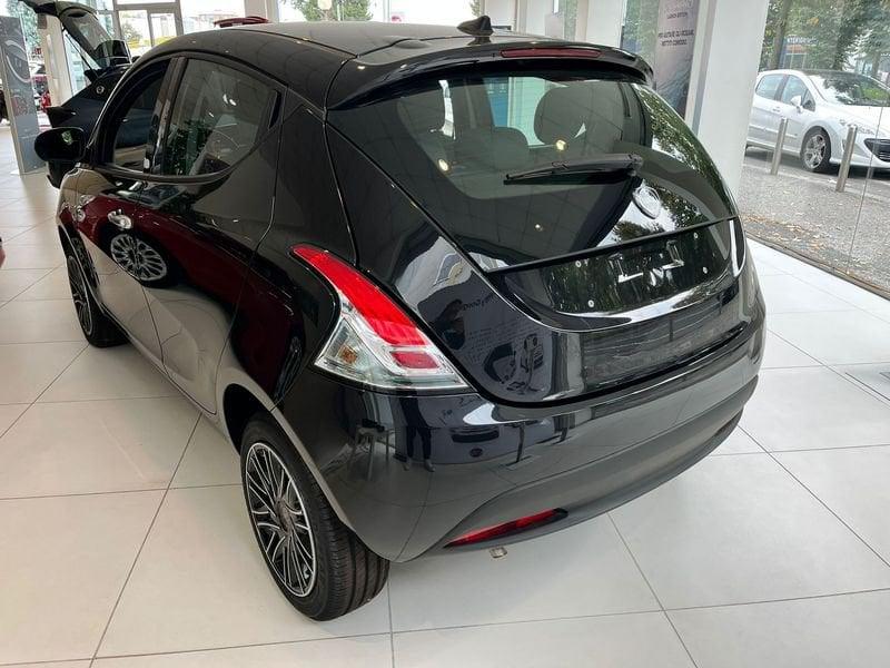 Lancia Ypsilon 1.0 FireFly 5 porte S&S Hybrid Oro