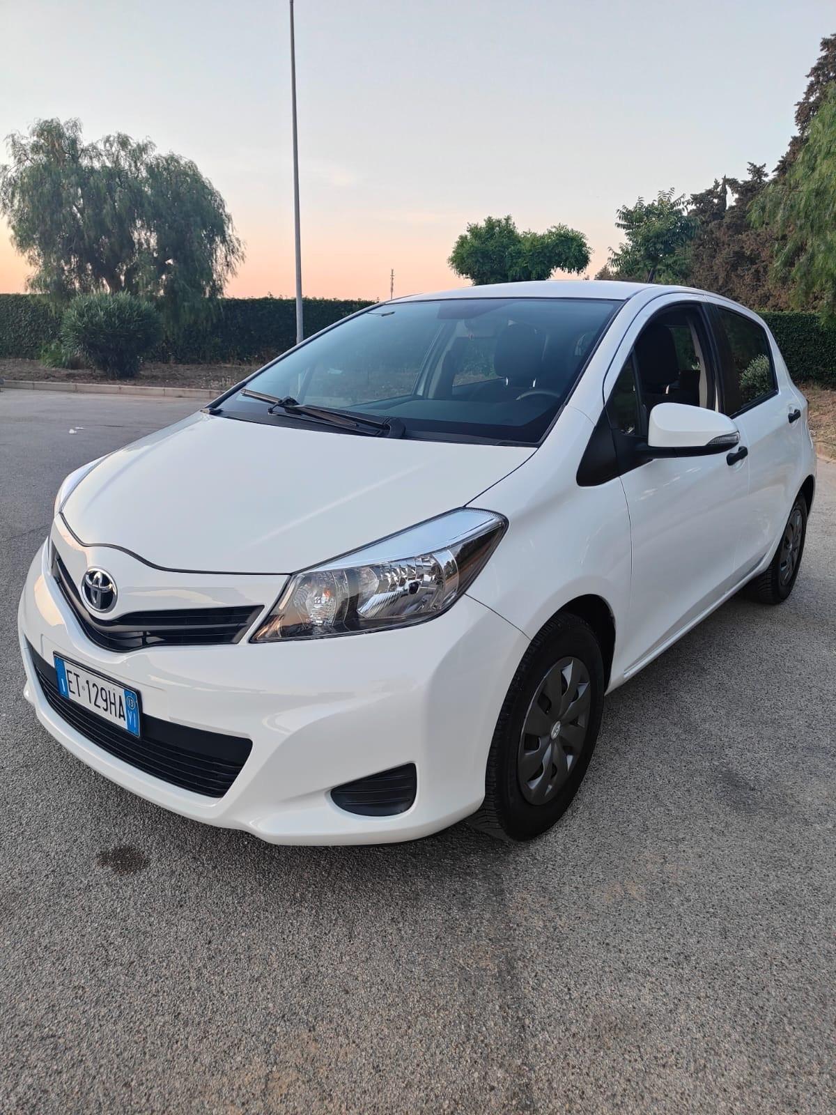 Toyota Yaris 1.0 5 porte Lounge