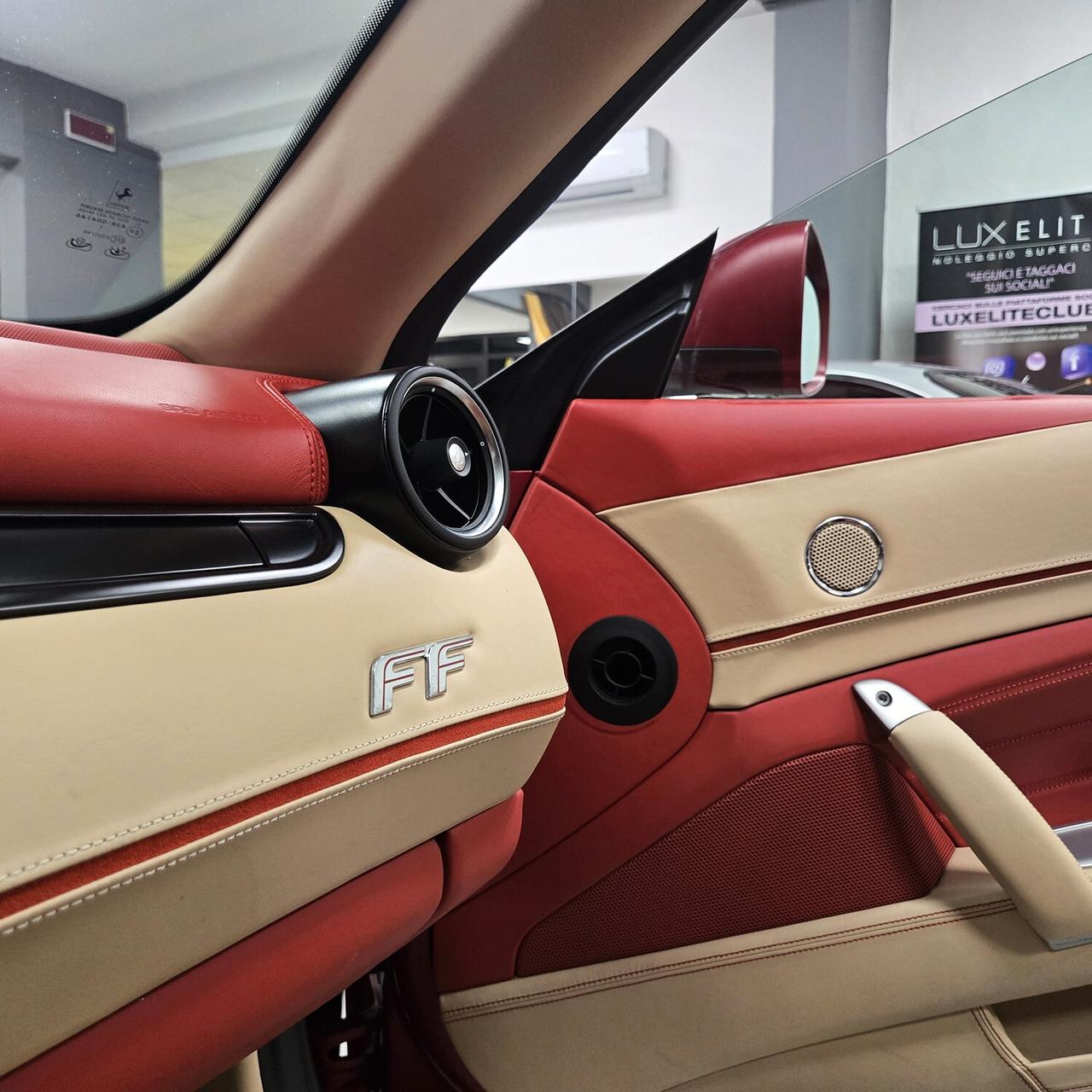 Ferrari FF MATTE RED ORIGINALE FERRARI_TUTTI I SERVICE_LIFT_TOP!!