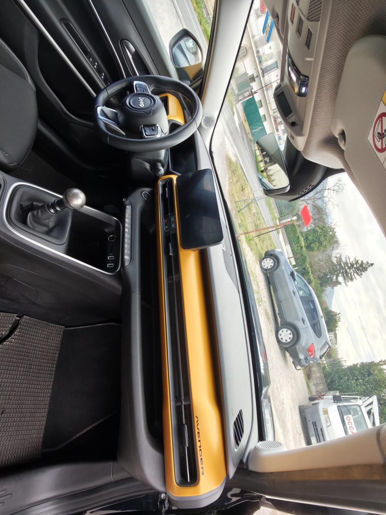 Jeep Avenger 1.2 Turbo 100 CV Summit permute e finanziamenti