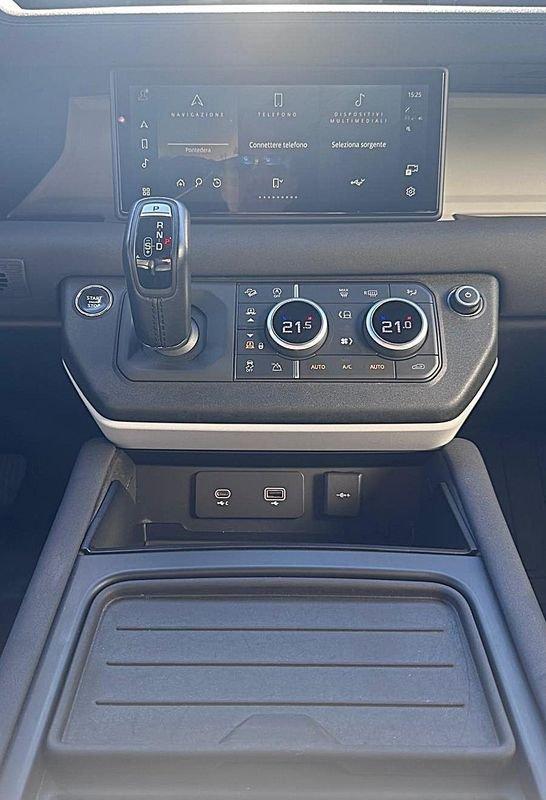 Land Rover Defender Defender 110 3.0D I6 250 CV AWD Auto X-Dynamic SE