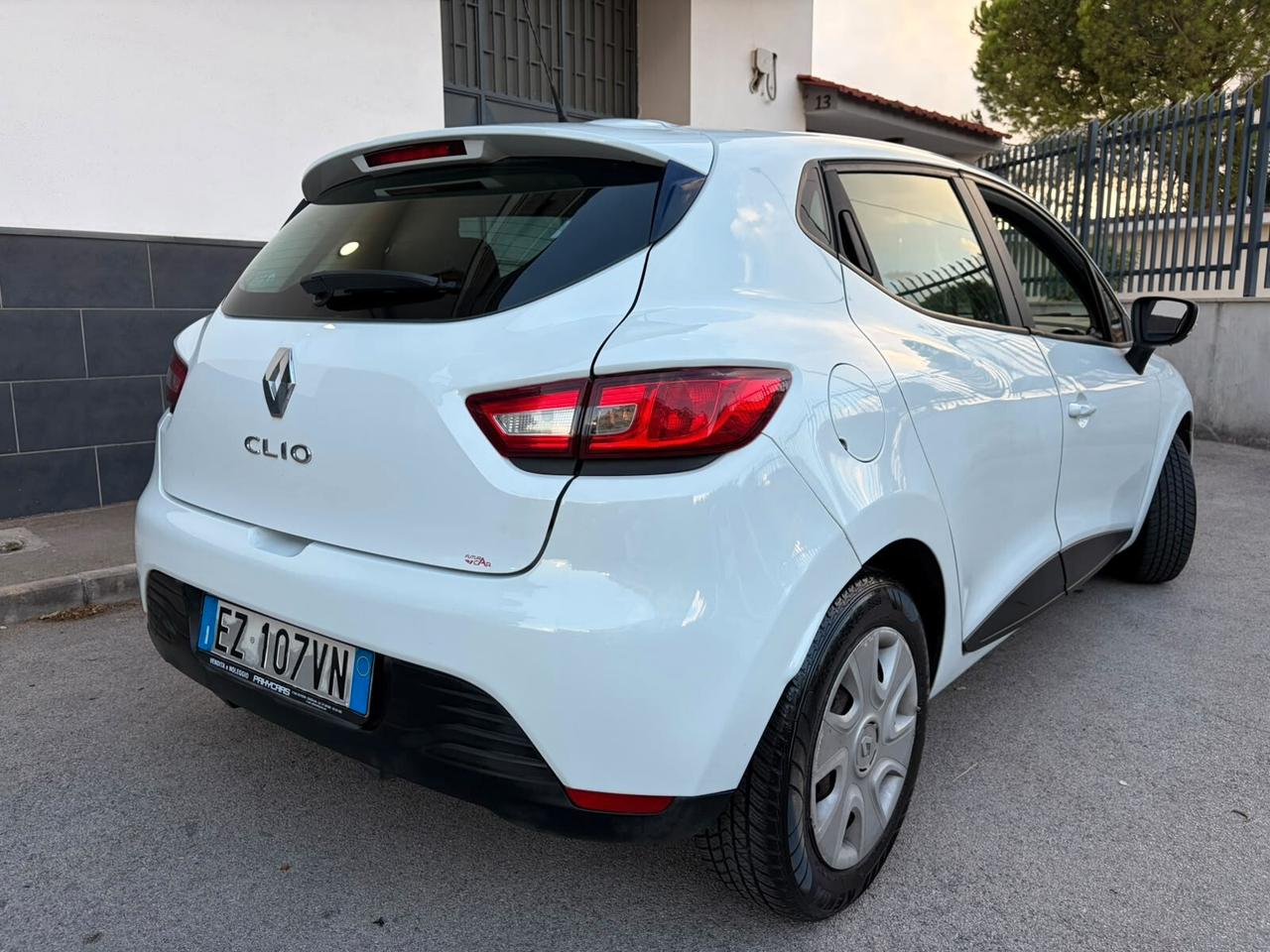 Renault Clio 1.2 75CV GPL 5P COSTUME NATIONAL
