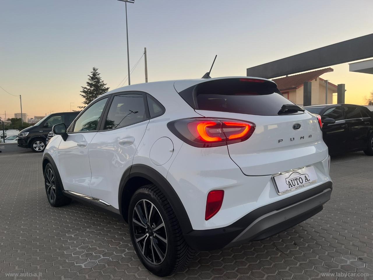 FORD PUMA 1.0 ECOBOOST HYBRID 125 CV TITANUM CAMBIO AUTOMATICO