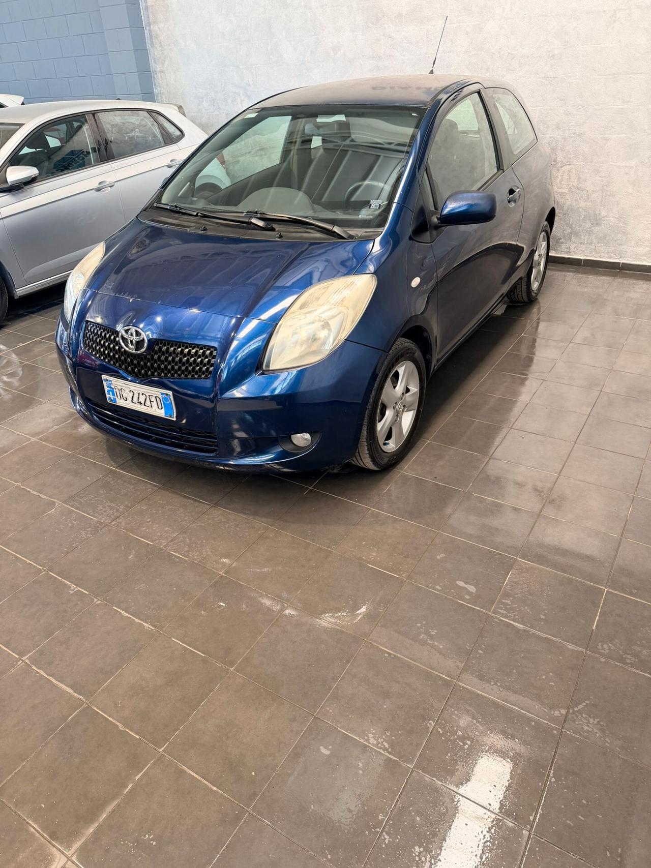 Toyota Yaris 1.0 3 porte FRIZIONE NUOVA!!!