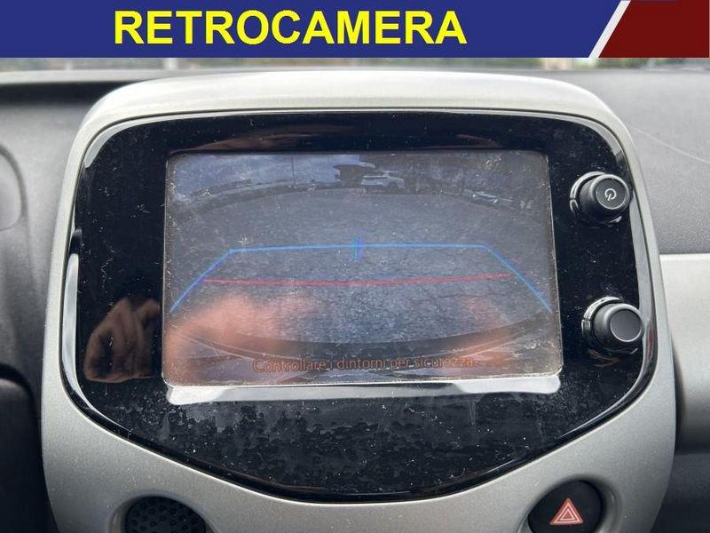 Toyota Aygo 1.0 VVT-i 69 CV 5p x-play NAVI + RETROCAMERA
