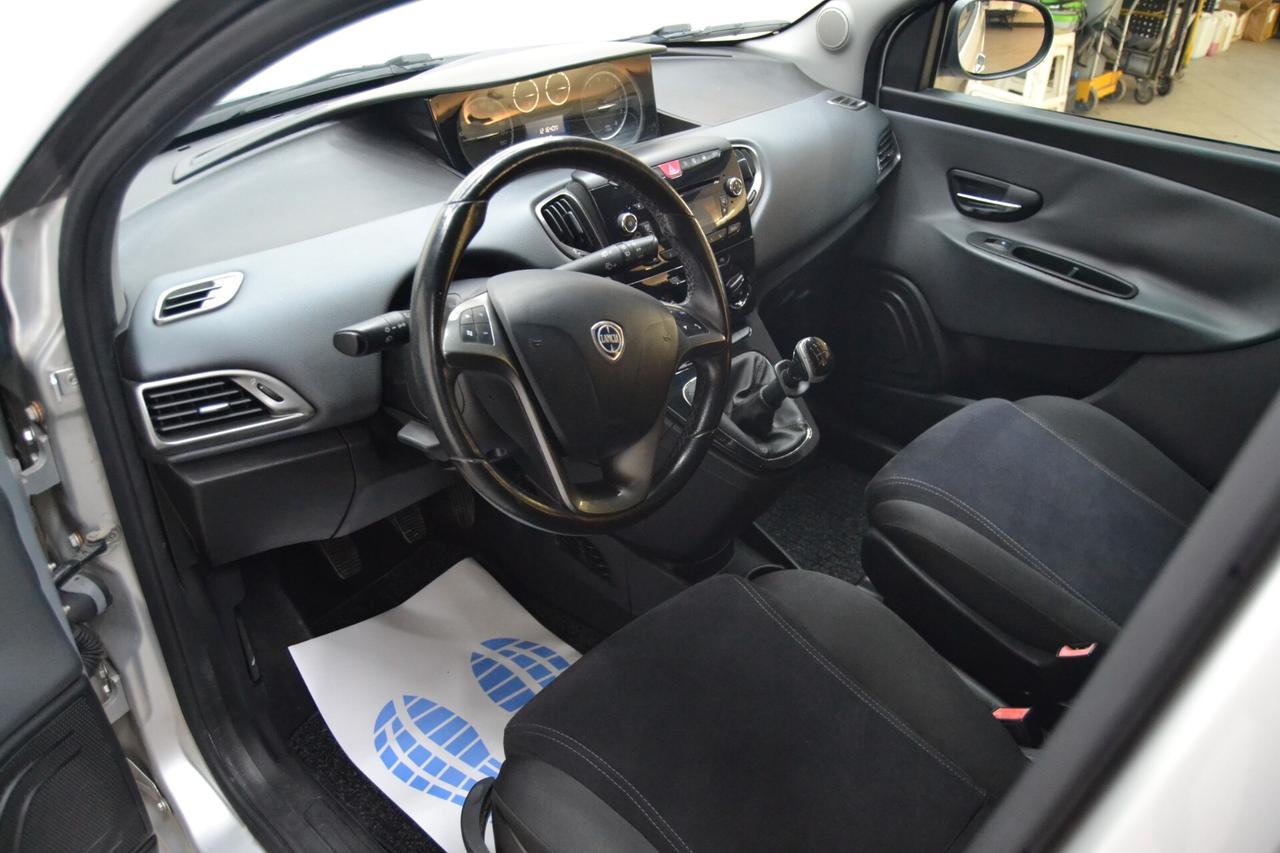 Lancia Ypsilon 0.9 TwinAir 85 CV 5 porte S&S Gold