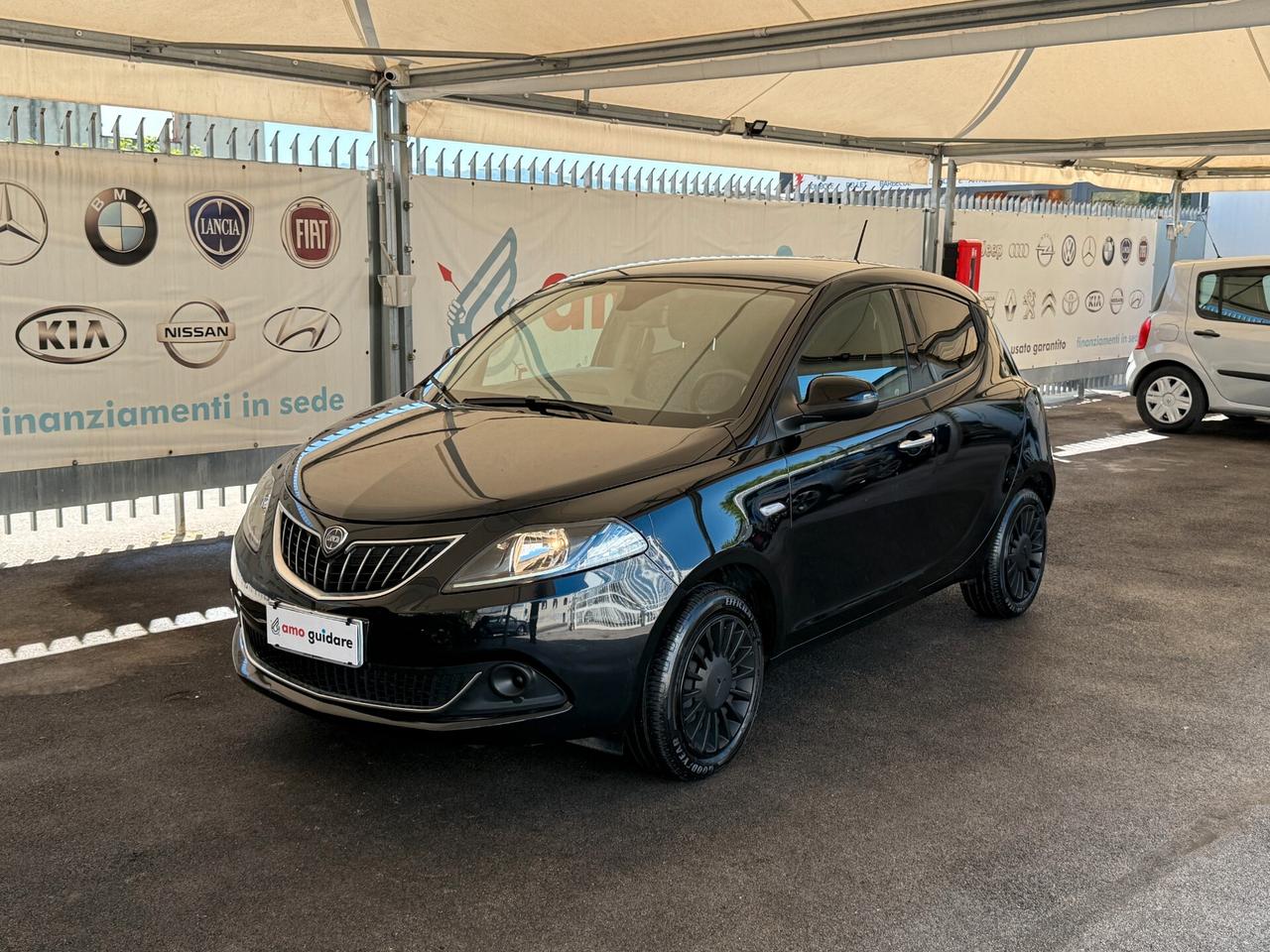 Lancia Ypsilon 1.0 FireFly 5 porte S&S Hybrid Ecochic Silver