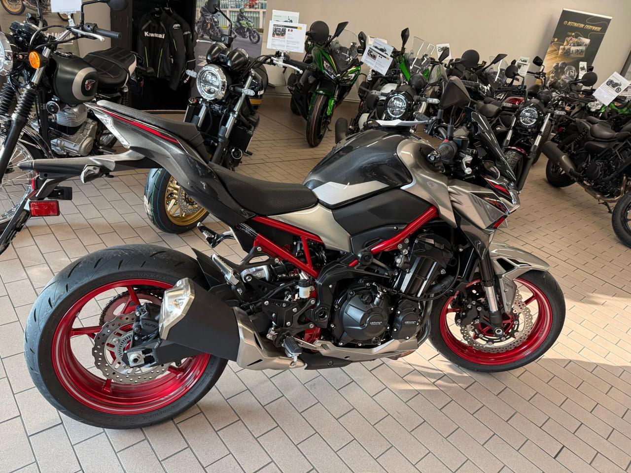 Kawasaki Z 900 70 kW My 2024