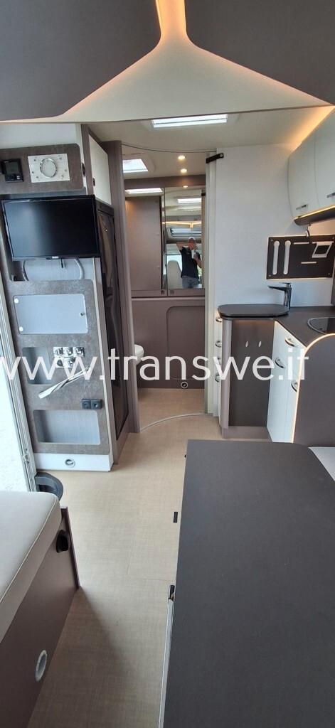 Bürstner Lyseo 684G Ampia zona giorno e bagno in coda