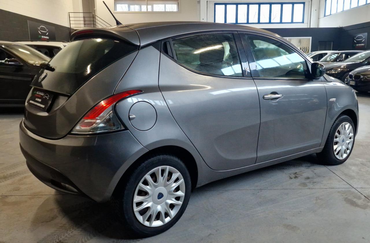 Lancia Ypsilon 1.2 69 CV 5 porte S&S Platinum