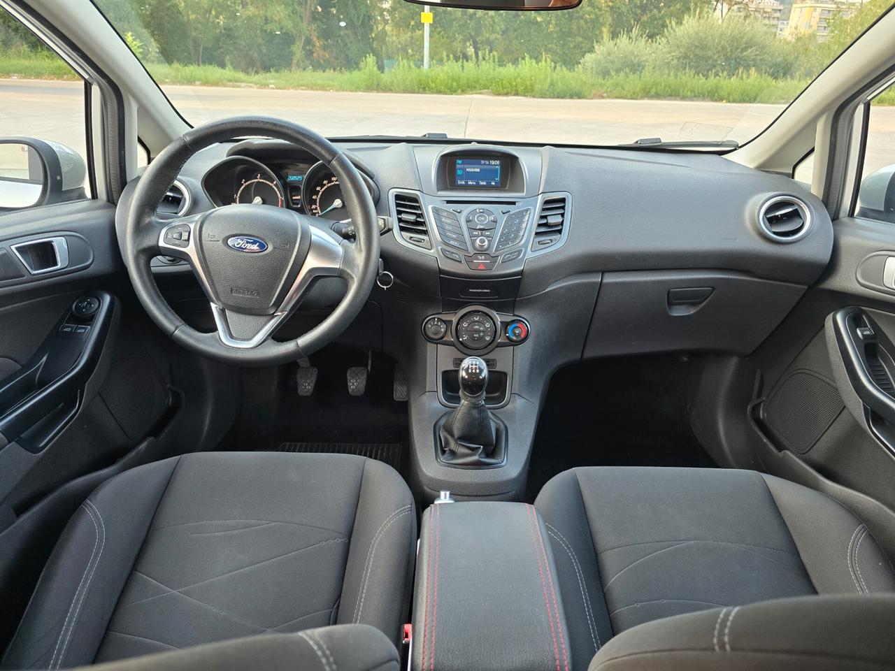Ford Fiesta 1.5 TDCi 75CV 3 porte Black & White Edition