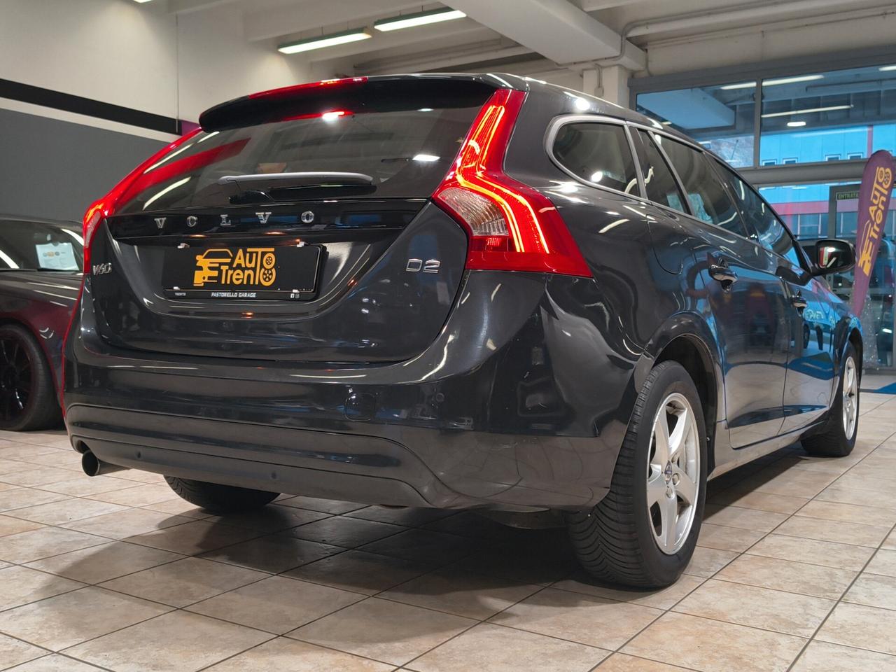 Volvo V60 D2 R-design Momentum 139.000km