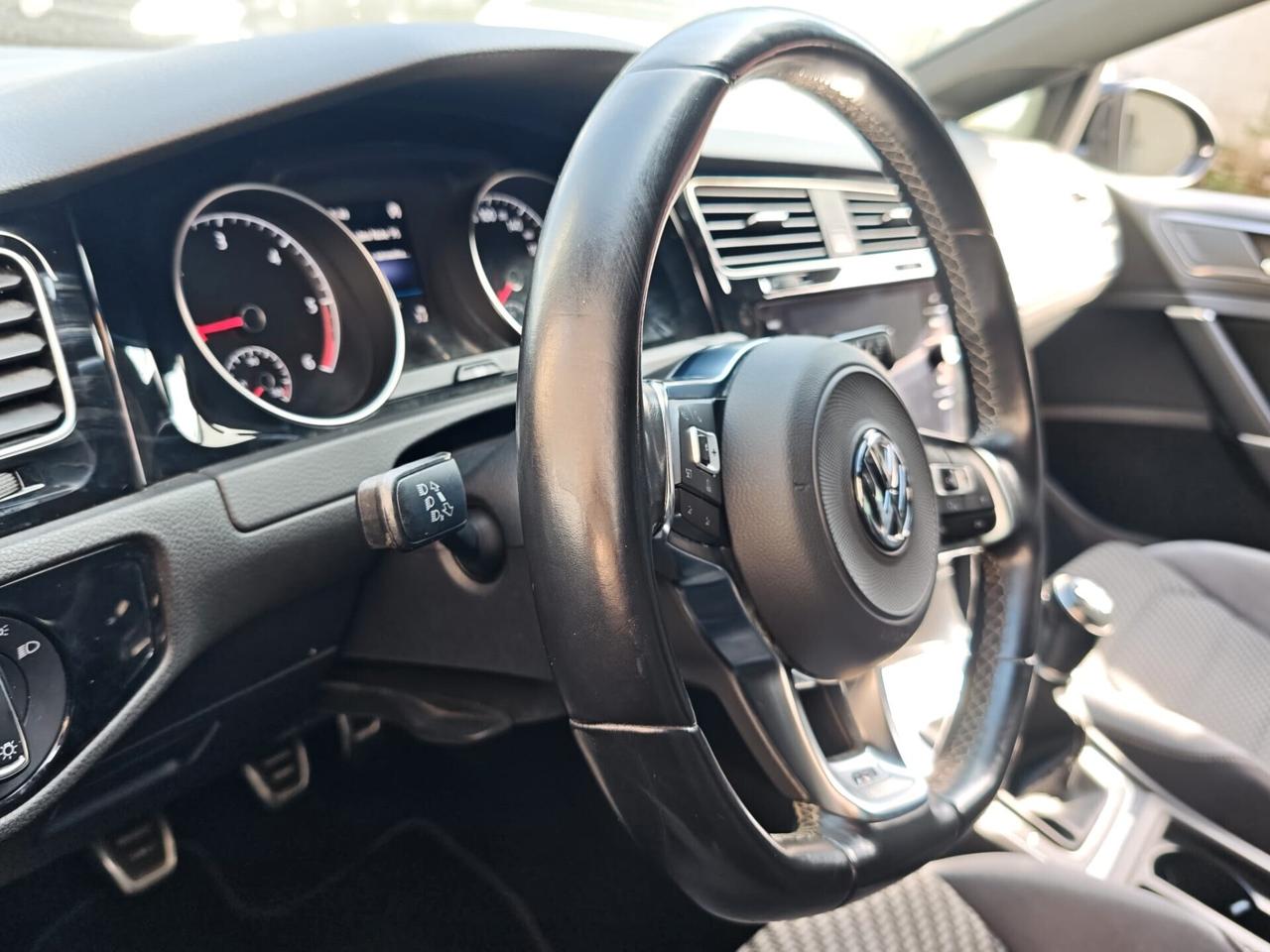 Volkswagen Golf 2.0 TDI 5p. R-LINE